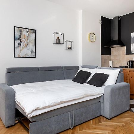 Fashioned Apartment Rycerska By Noclegi Renters Варшава Экстерьер фото