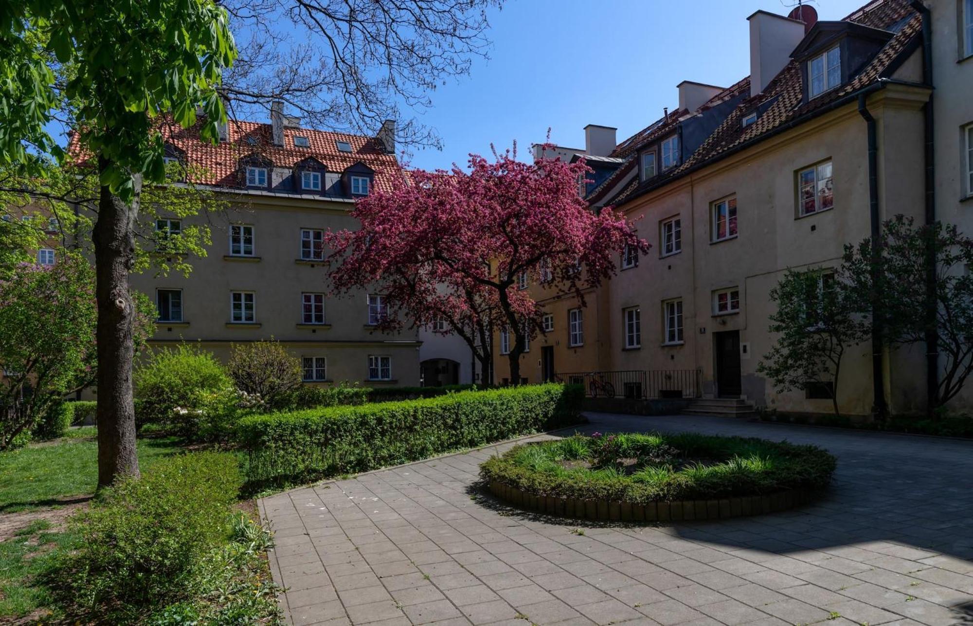 Fashioned Apartment Rycerska By Noclegi Renters Варшава Экстерьер фото